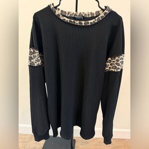 HEIMISH USA Black Top with Leopard Accents size 2x NWOT